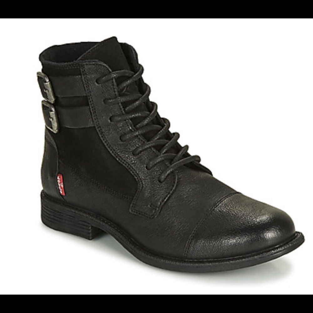 Levi's Maine lace up boots - size 9